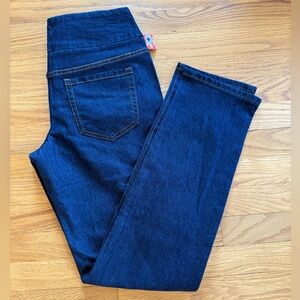 Chadwicks Deep Blue Denim  Women's Pull On Jeans - Size 6.  31" Inseam